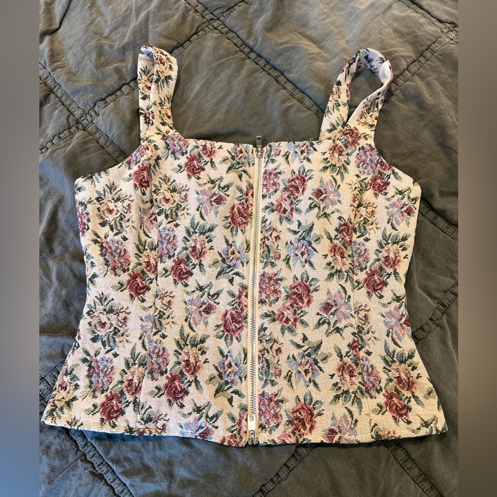 Floral Zip-Up Women’s Top - Picture 4 of 4